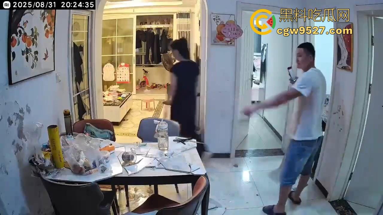 实话说娶到这样的老婆真是三生有幸，一生气怒砸东西发泄，真是苦了孩子了，不过为什么不阻止一下！-6