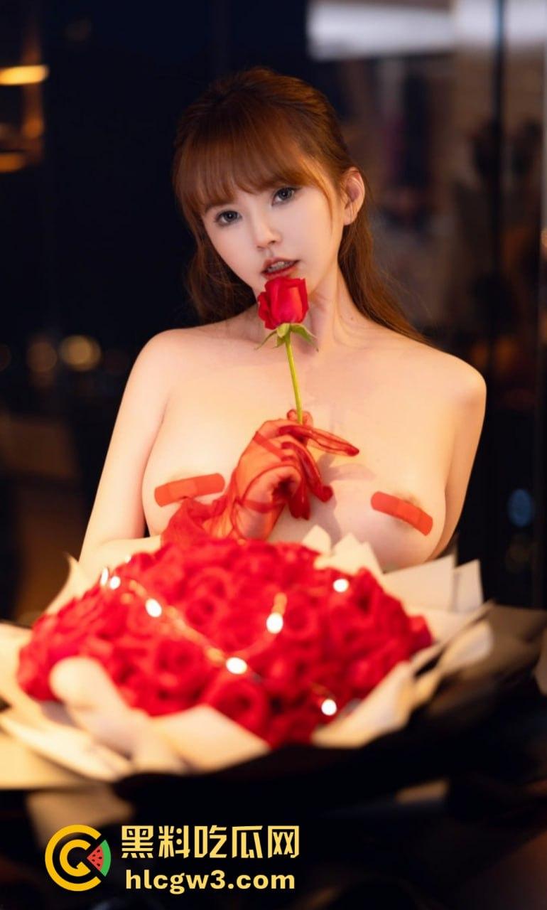 秀人网反差婊【张思允】爆火，顶级巨乳肥臀，烈焰玫瑰般骚劲，诱惑私拍最新一弹流出！-3