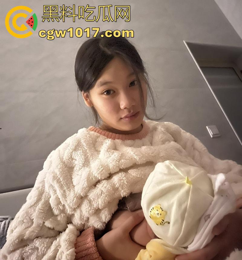 河南开封极品少妇【袁月】，不守妇道哺乳期间，背着老公找前男友偷情，核弹巨乳都操起飞了，实锤流出！-2