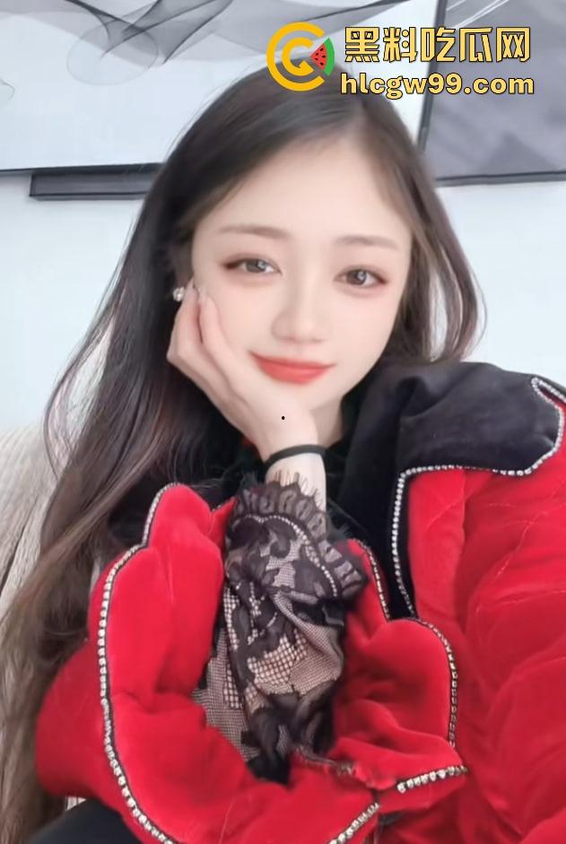 江西精神小妹【萍果】跑路怀化，家里闹翻后混迹酒吧，夜夜夜店蹦迪嗨爆，没钱就开私播抠逼赚快钱，互联网卖逼！-8