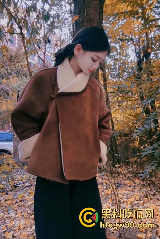 江西精神小妹【萍果】跑路怀化，家里闹翻后混迹酒吧，夜夜夜店蹦迪嗨爆，没钱就开私播抠逼赚快钱，互联网卖逼！-14