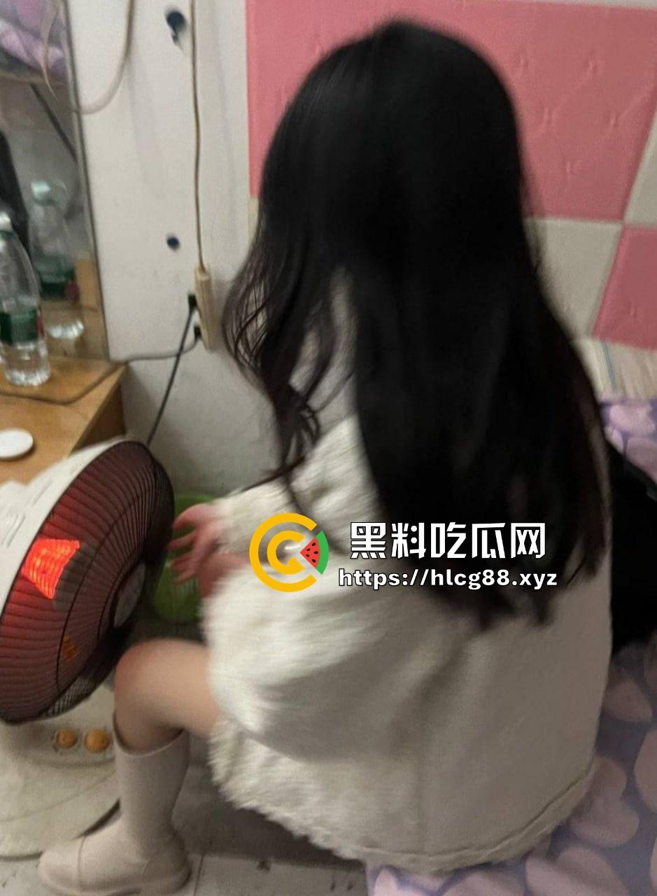 深圳龙岗东三村嫖客排队操嫩逼名鸡,扫街大神偷拍炸场,帽子叔叔硬着来抓!-5