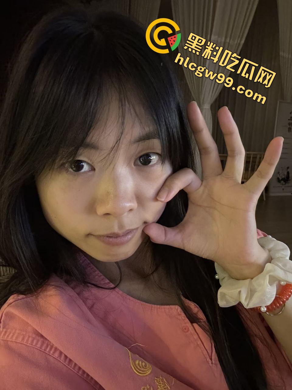 湖南长沙受虐倾向骚母狗【何瑶】浴室调教金主暴力冲水,小便淋头深喉口爆!独家曝光流出!-2