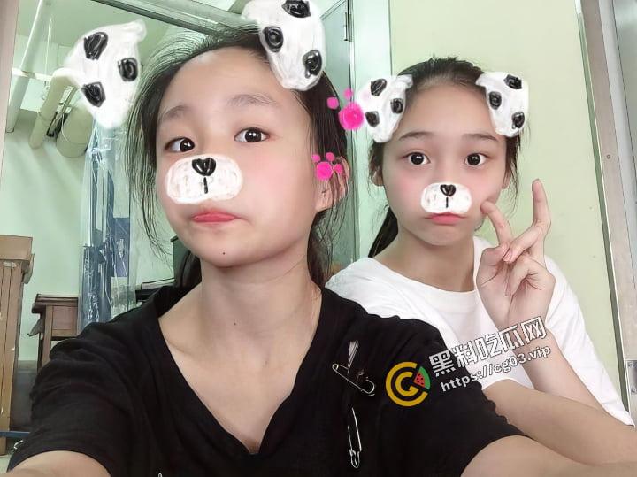 漂亮校花妹子被忽悠参加综艺选秀 一步步引导着把衣服给脱光了  年轻的肉体就是嫩啊！-2