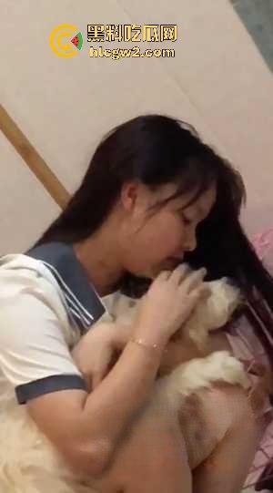 爱狗嫩妹『方雪儿』穿JK服撸狗变约炮  看狗成看成跪着舔肉棒喊主人 骚水四溅被操到失声 反转绝了！-3