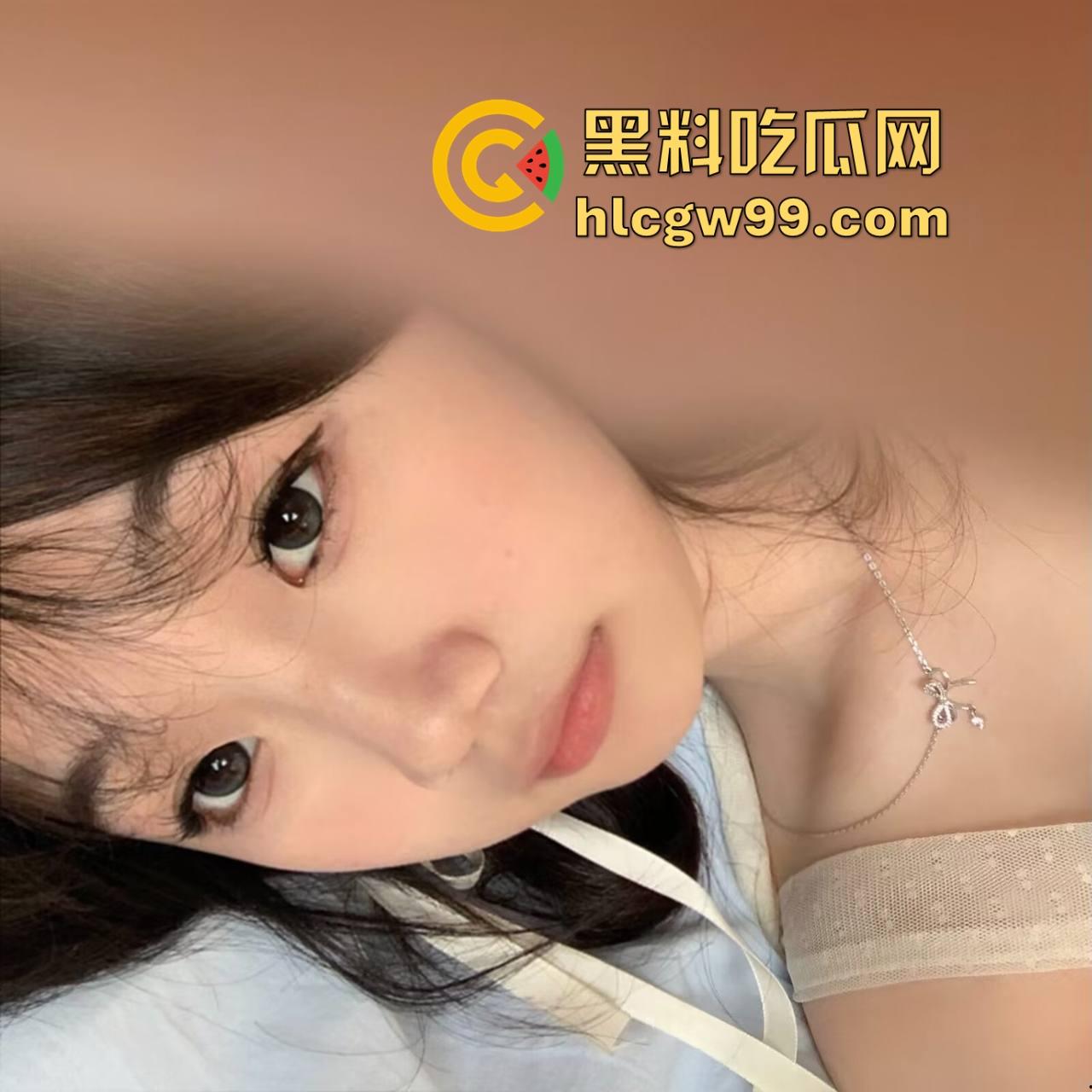 南京艺术学院23届骚母狗【孟青予】与男友交往一年却脚踏三船，微信撩遍全校，还勾搭校外五十岁老头！-4