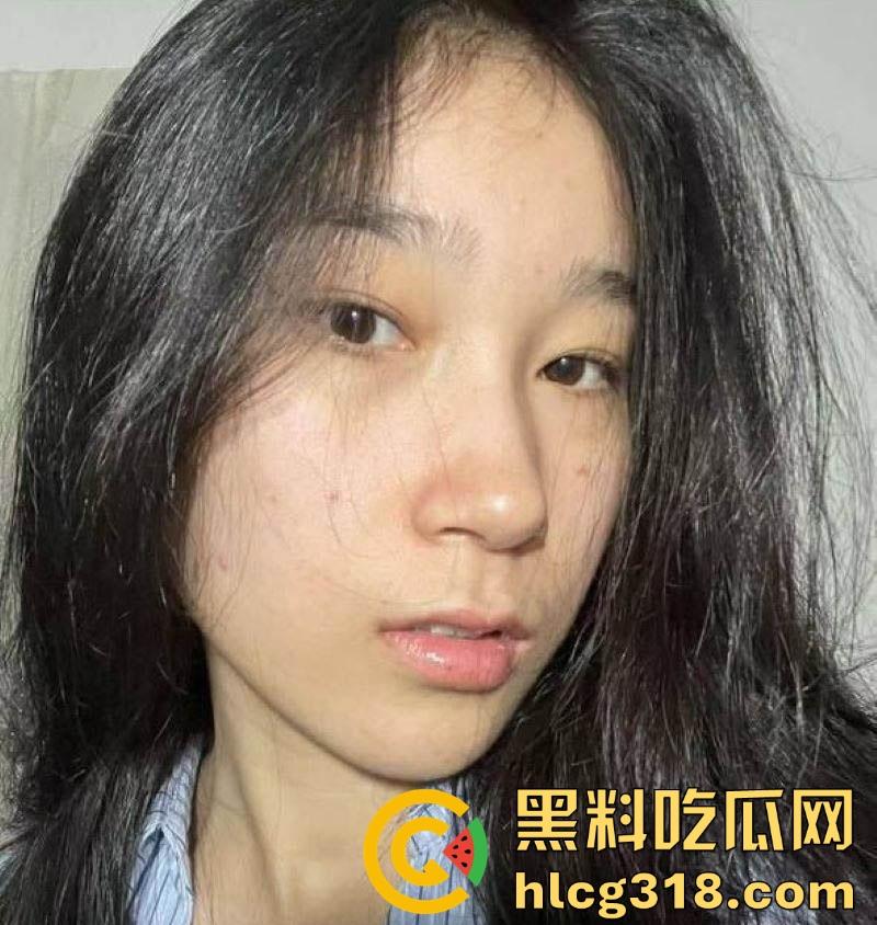 辽宁传媒学院【林娇娇】与男友性爱纪实，高清摆拍对白精彩，穿着情趣丝袜套装 被各种姿势肆意玩弄！-4