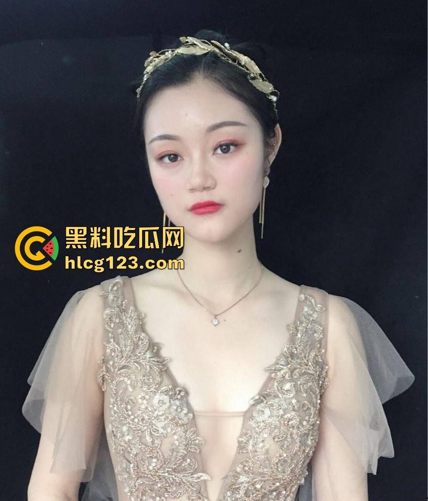 广州李平珊疯狂后入战情夫,肥臀高翘不止,叫声太撩人,白嫩肌肤欲罢不能!-3