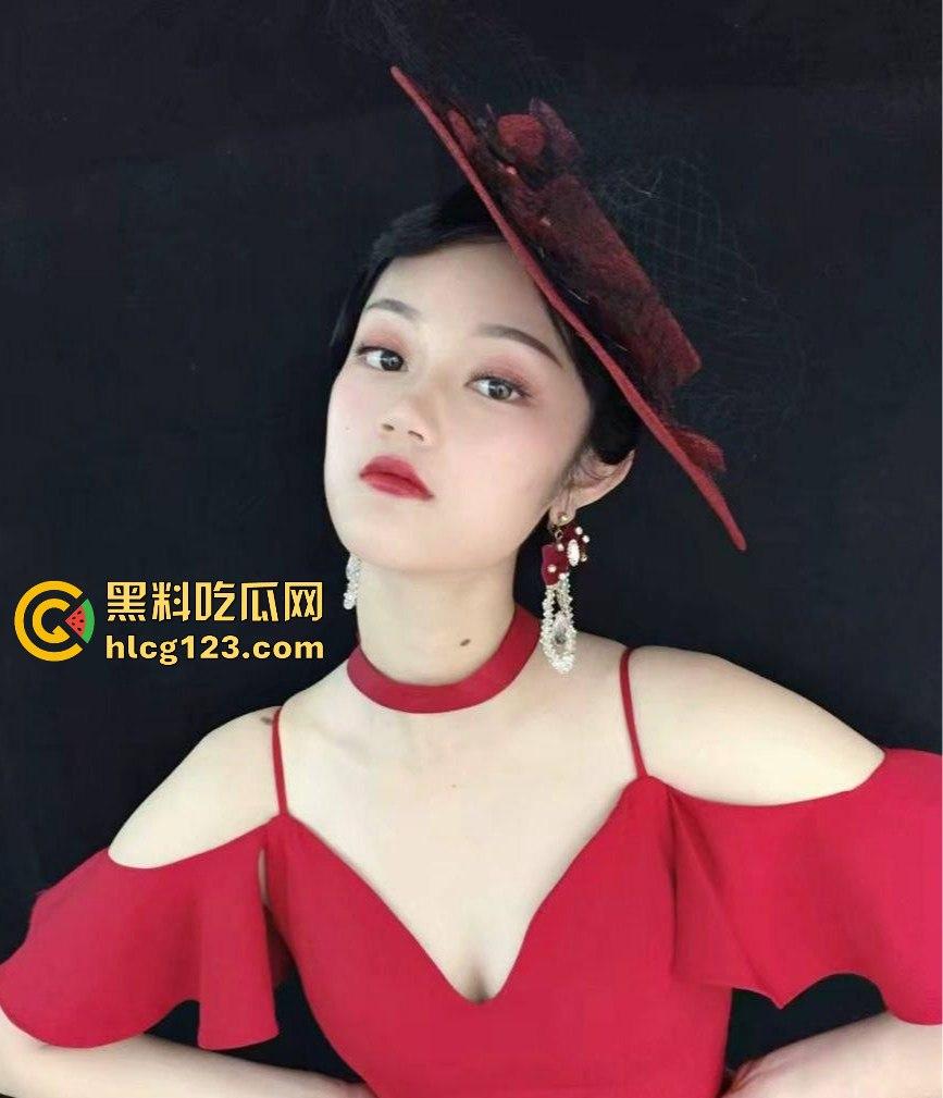 广州李平珊疯狂后入战情夫,肥臀高翘不止,叫声太撩人,白嫩肌肤欲罢不能!-5