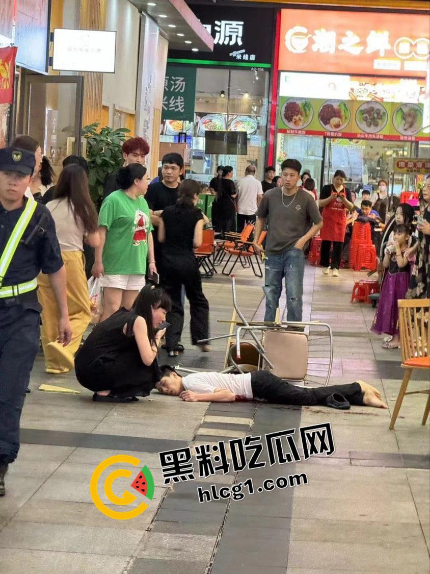 因为肠粉不好吃把老板杀了！从不好吃不要钱到不好吃不要命 现场视频流出 哥们真的说到做到啊-1