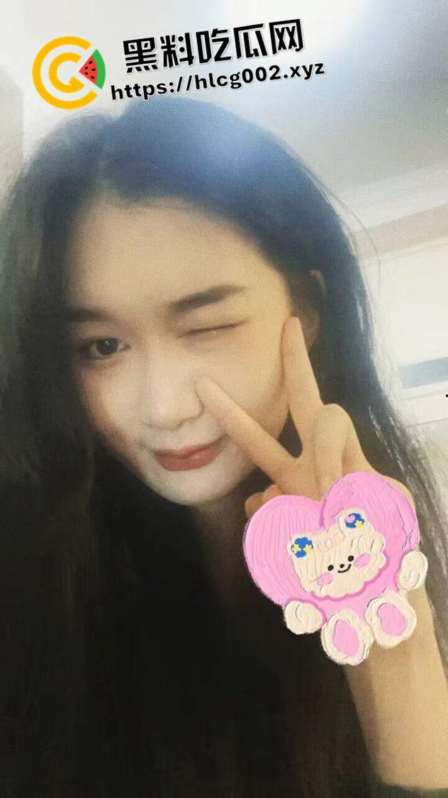 哈尔滨00后反差婊【王梓栖】实名曝光异地恋期间偷吃还录像  蕾丝眼罩情趣play 不愧是玩剧本杀的-3