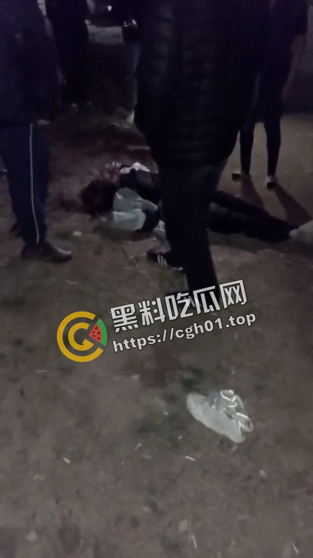 外网疯传 伏尔加格勒两女生跳楼自杀 死前发布甜美自拍 现场收尸视频流出 血腥慎点-5