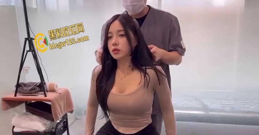 近距离亲密接触极品辣妹!火辣SPA全过程揭秘,专业男技师手把手教你撩拨技巧!-2