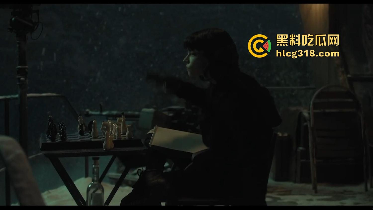 双杀手谈恋爱还上头？《峡谷 The Gorge》爆出杀人不眨眼，2025大片免费看！-7