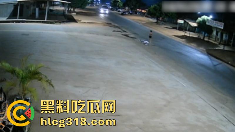 暗网流出！长腿大奶火辣美女，遇渣男想不开撞车自杀，货车碾压头部爆开，逼都撕裂了，胆小者勿入！-6