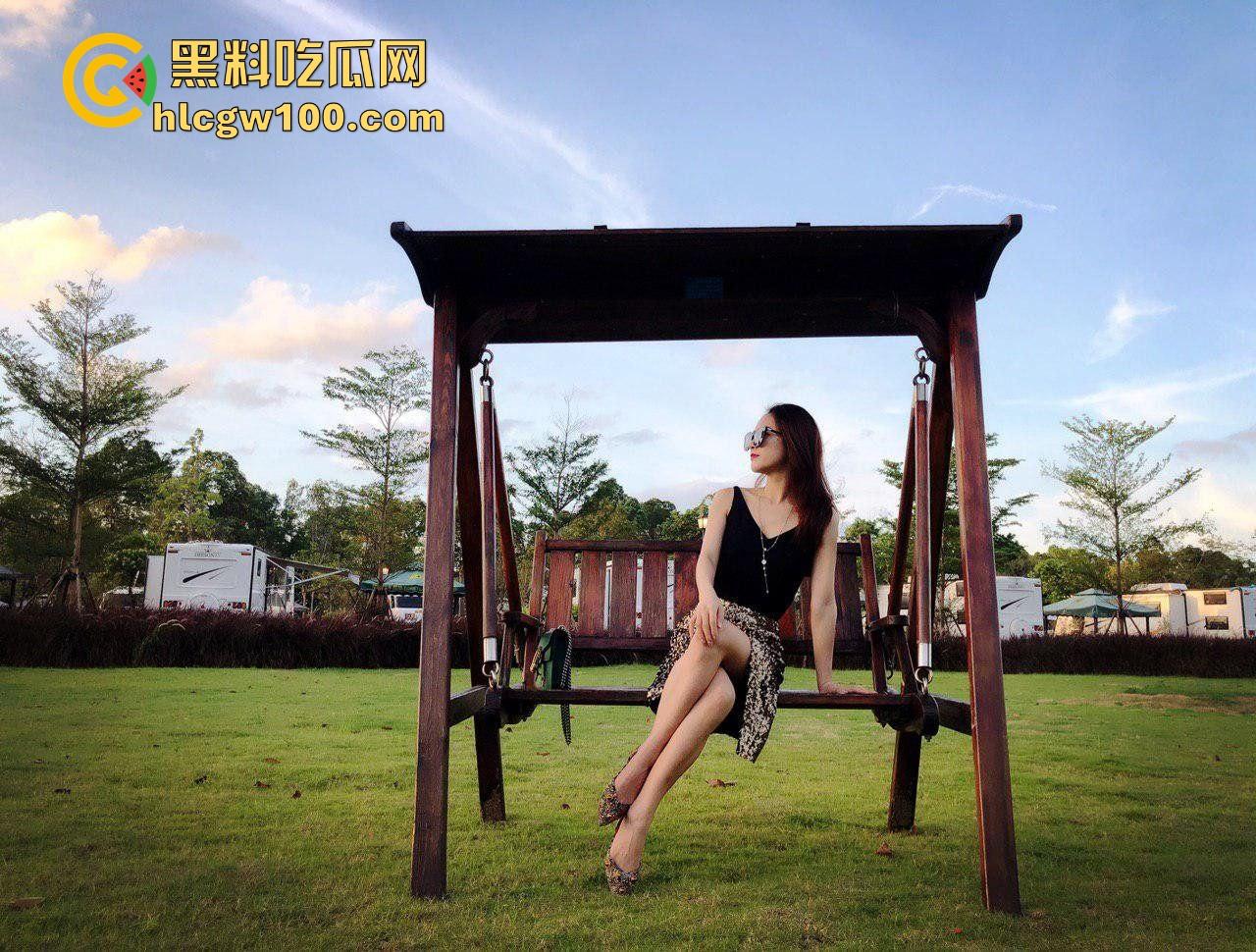 陕西西安初中教师【杨丽】背着老公疯狂约炮,爱吃精液每次舔得干干净净,艹完一次还浪得想再来第二次!-1