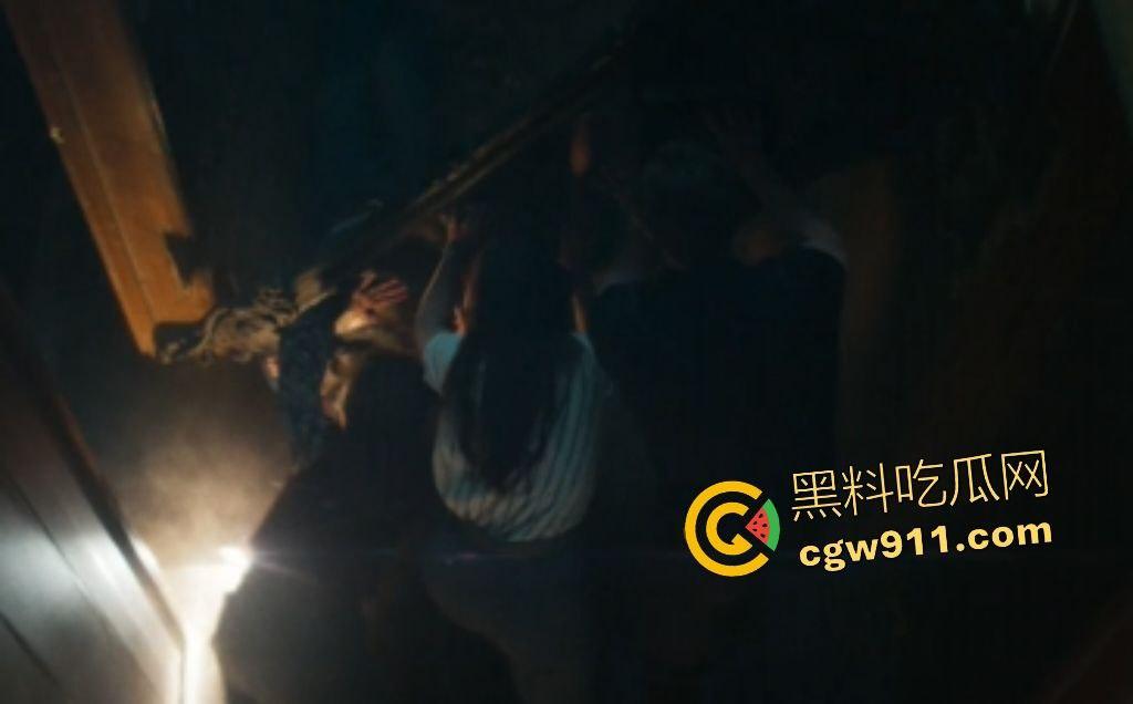 【招魂4】沃伦夫妇1986重返驱魔战场！斯莫尔家族恶魔肆虐，地狱烈焰吞噬惊魂夜！-8