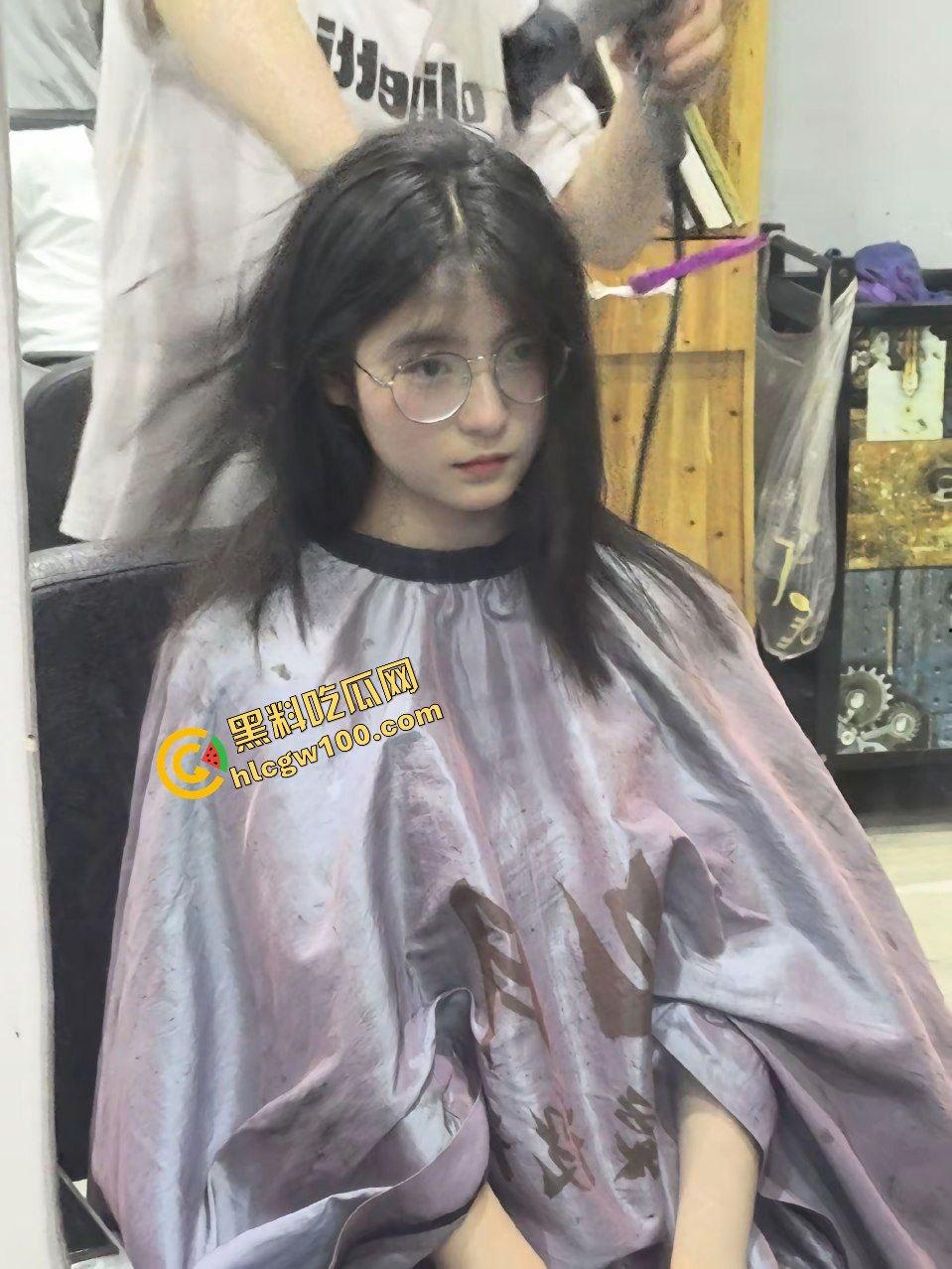 达州高级语文中学反差骚货眼镜妹『空灵』高考失利复读 压力大放假约炮大哥开房做爱！原创独家曝光流出！-3