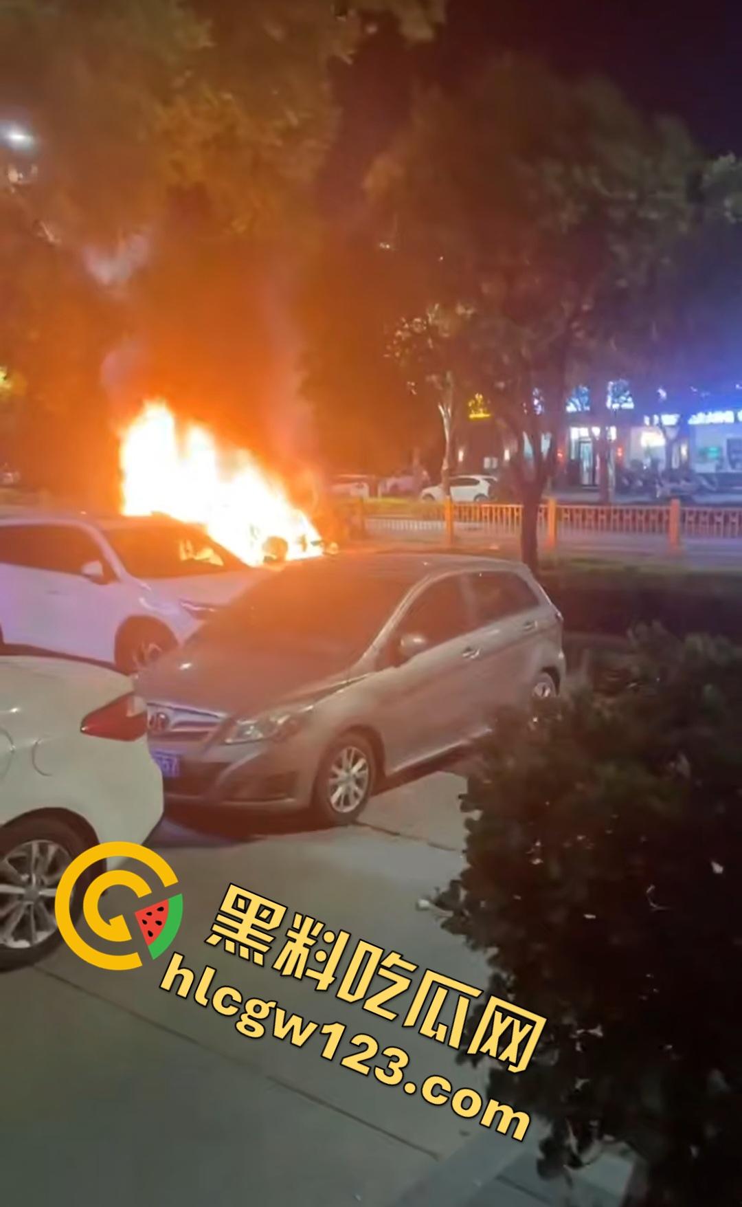 山西运城大哥刚嫖完娼就车祸？大哥刚灌完洗浴妹子出门，立马醉驾奥迪A6猛撞垃圾车！-4