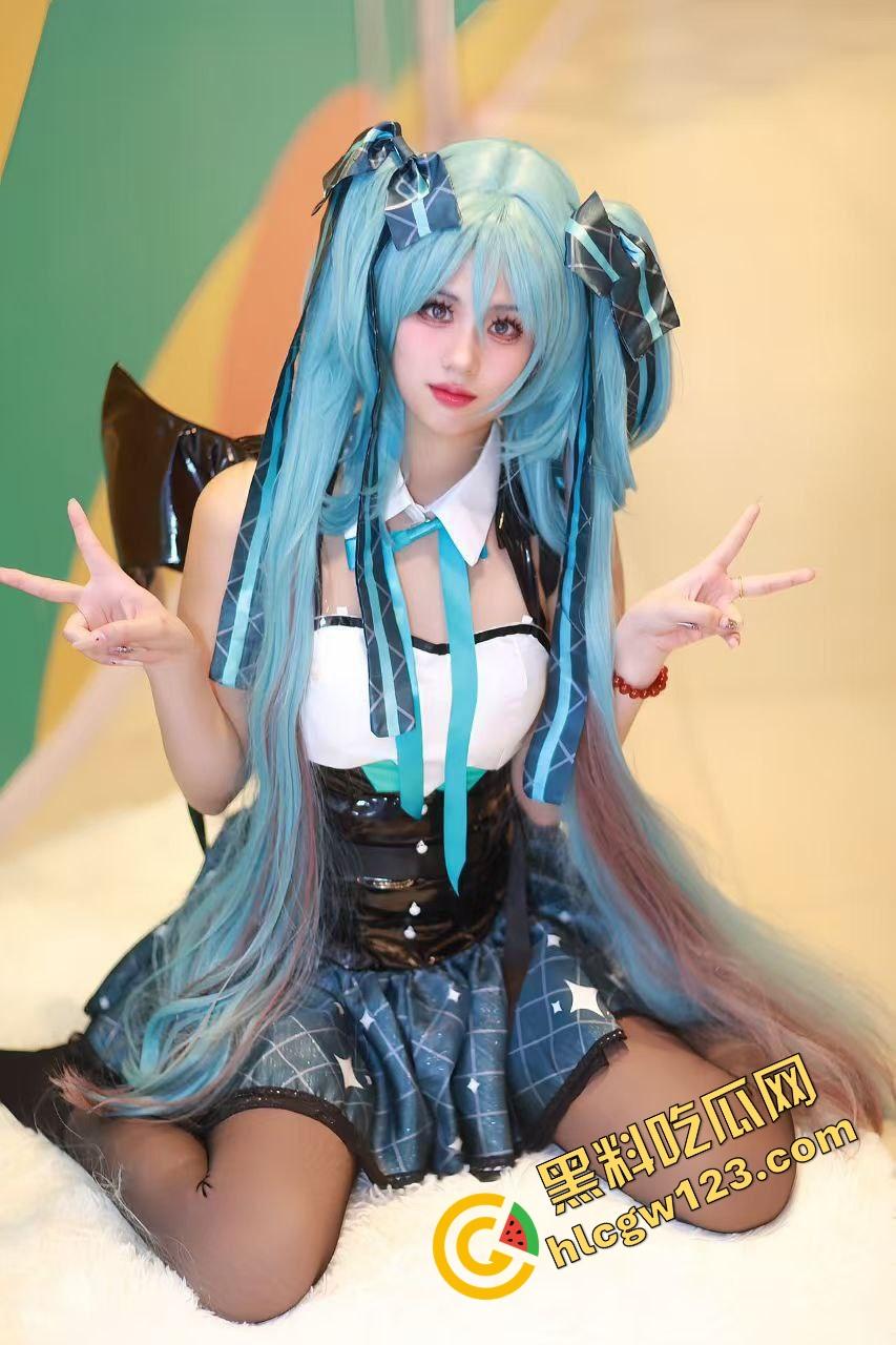 保时捷最佳宣传片！大奶妹子全裸趴身上口爆，80码高速路上舔到精尽人亡，绝世口技嗦声盖过发动机！-5