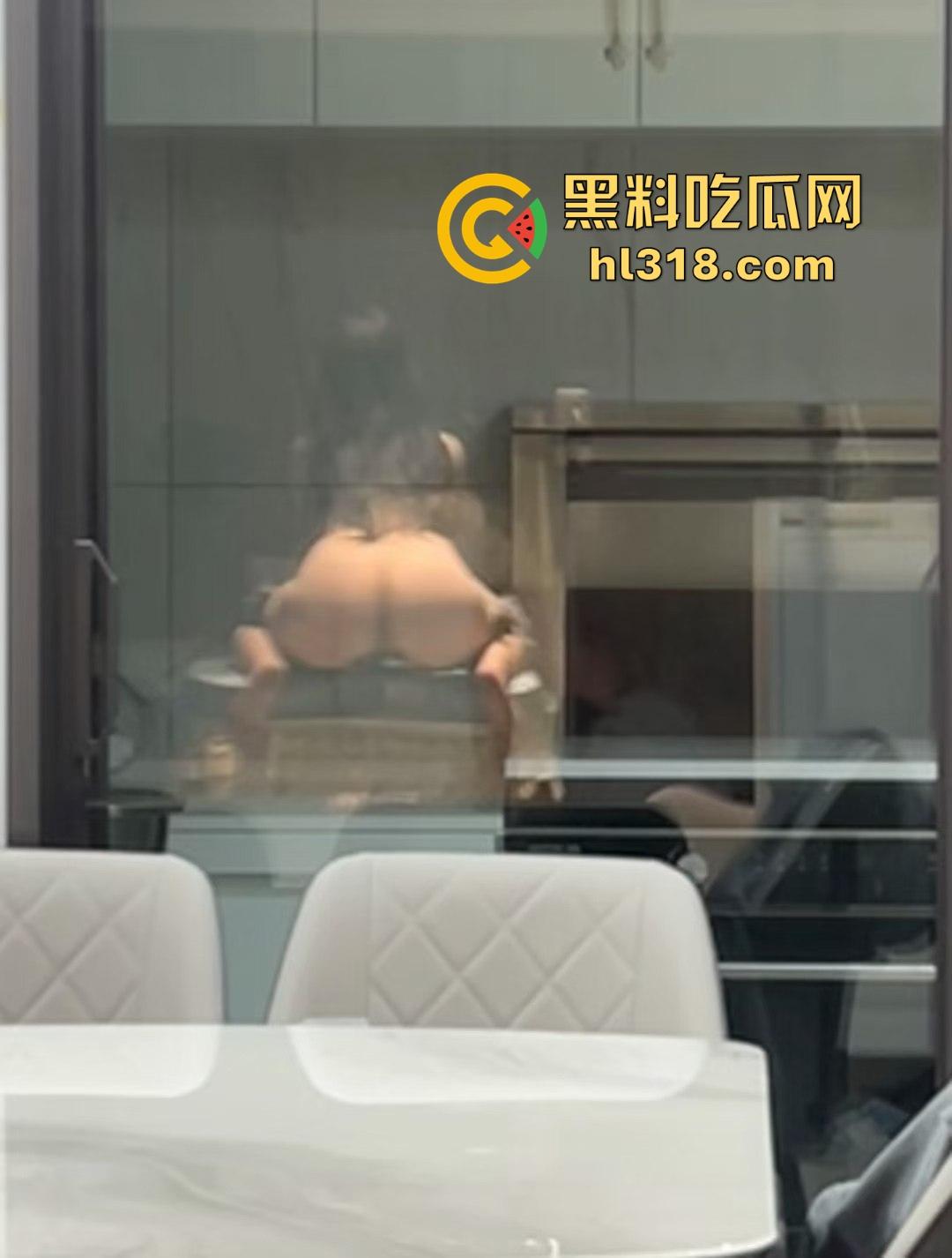 约炮soul认识的极品巨乳骚逼【林婷妮】C杯美乳搭配纤腰翘臀，露脸无套猛操，专治母狗小逼骚痒！-4