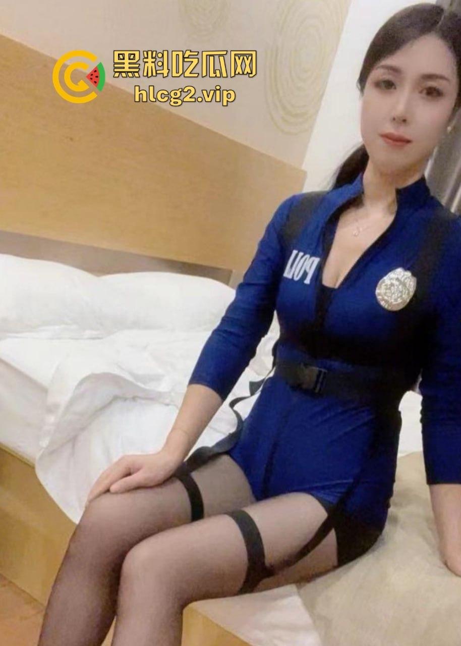 40岁也不服老！快手丝丝翘臀诱惑骚人妻身材太顶了，大哥无套狂操！-7