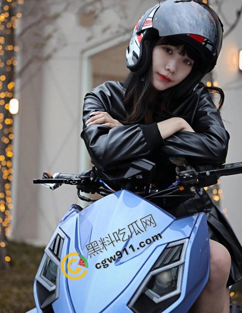 IG高颜值机车博主露脸口交视频外流！口手并用舌技超群，吞屌画面口水拉丝，风骚诱人！-5