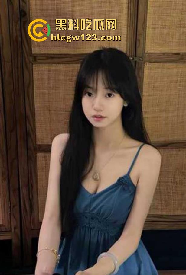 抖音10万粉丝小网红【草莓宝宝】露点福利流出 JK齐逼短裙热舞 腾讯视频裸聊大放送！-3