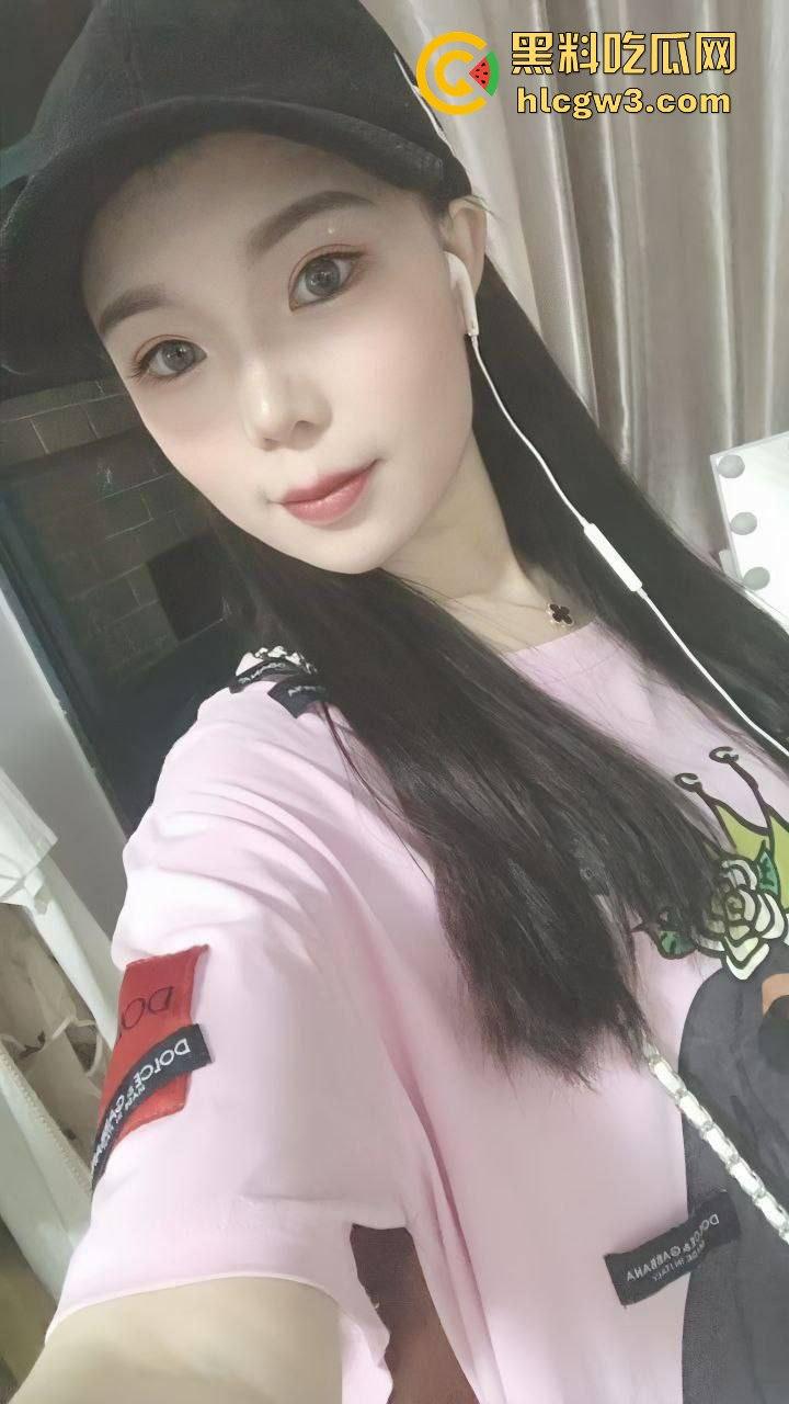 南丹火幕村KTV骚逼『 龙雨微 』少妇素颜还敢卖逼陪酒 骚逼被抠到泛滥 这年头陪酒小妹太不容易！-14