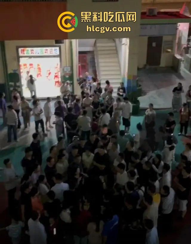 东莞虎门雅达幼儿园老板卷钱跑路！几百名孩子无书可读，教育局踢皮球不作为引家长怒火！-5