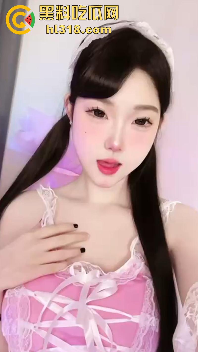 快手性感尤物【小猫大王】，完美身材诱人女神，奶大腰细美腿超性感，定制全裸付款后竟直接跑路！-3