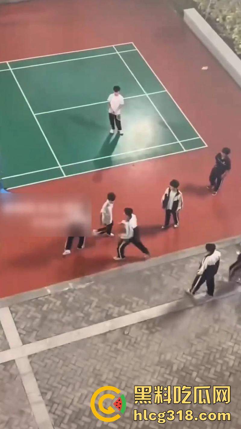 我拿你当兄弟你竟然操我妈?高中生把同学母亲给操怀孕了,儿子知道后直接在学校打起来了!-4