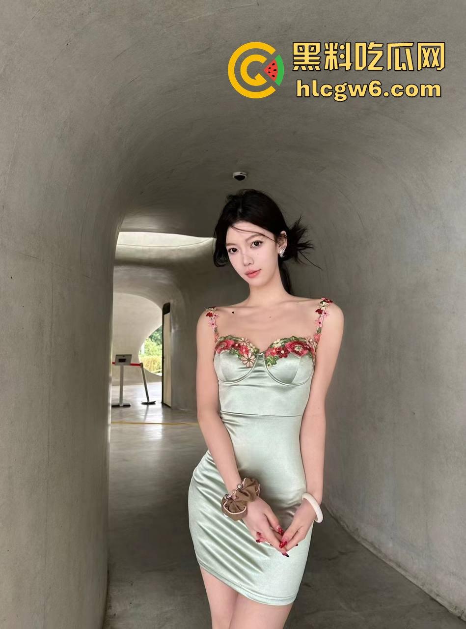 三亚大佬试驾大学生清纯母狗高亚琪!昼夜两张脸,白天乖巧拍照晚上浪翻酒店,骚到让人精盆告急-3