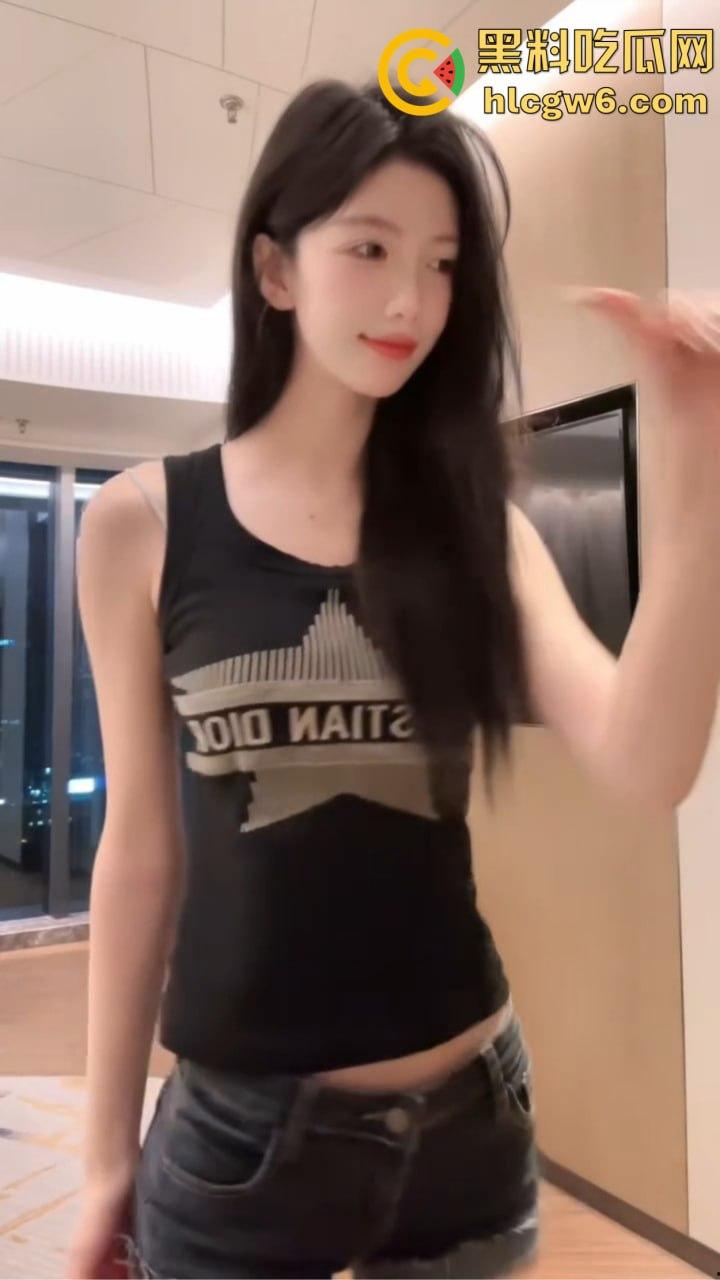 三亚大佬试驾大学生清纯母狗高亚琪!昼夜两张脸,白天乖巧拍照晚上浪翻酒店,骚到让人精盆告急-5