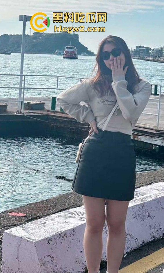 长沙技术师范大学学生妹【宗雨菲】自慰视频遭渣男曝光 身材火辣揉奶表演 让人看了硬到爆炸！-4