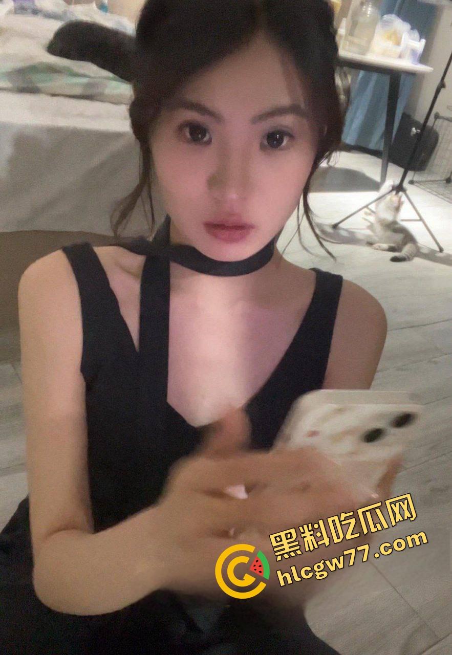 山东21岁反差前女友【曾雨悦】表面清纯乖巧，床上却抢着口交舔棒，女上骑乘自己爽到腿软！-1