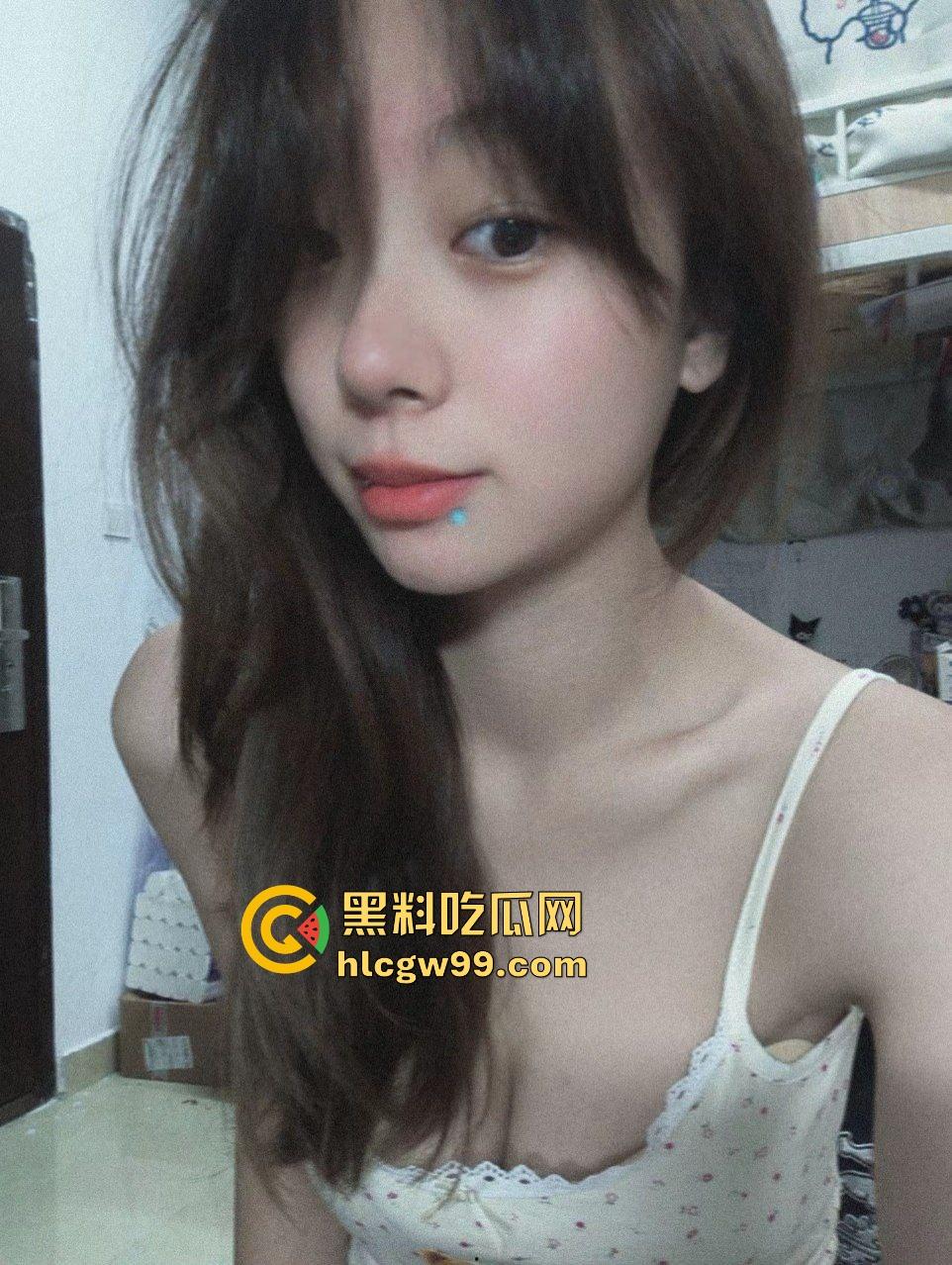 抖音贵医科清纯御姐【想吃芝士】光鲜亮丽的背后却是大哥的肉便器母狗,跑去武汉约炮淫荡后入!独家曝光流出!-2