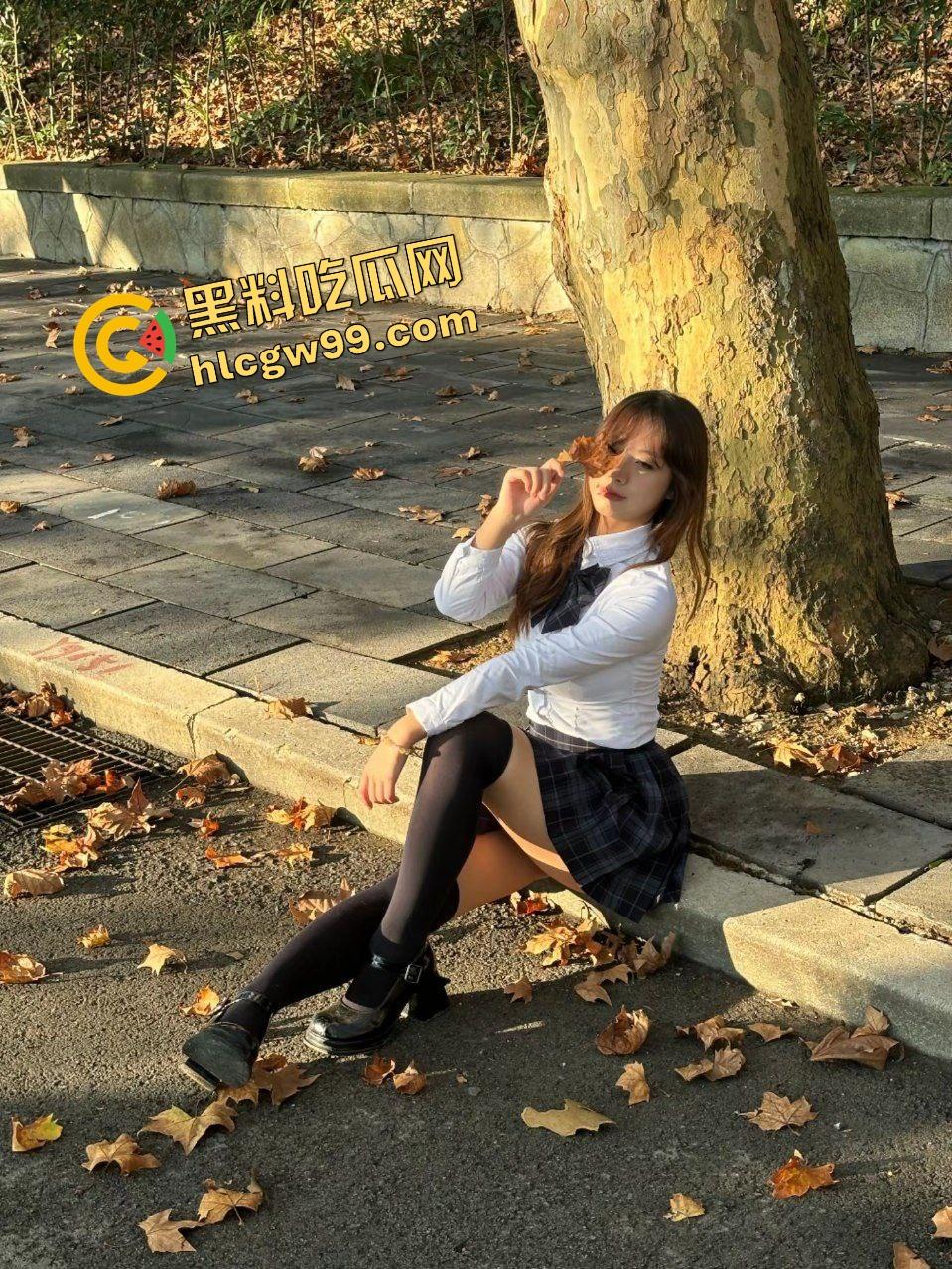 抖音贵医科清纯御姐【想吃芝士】光鲜亮丽的背后却是大哥的肉便器母狗,跑去武汉约炮淫荡后入!独家曝光流出!-5