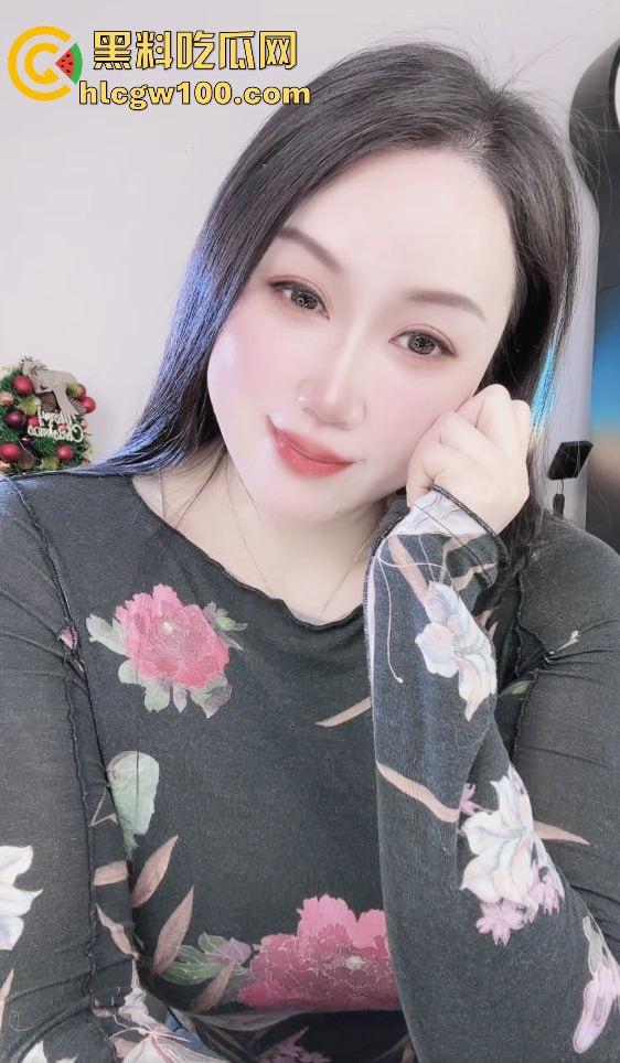 抖音健身网红『蓓蕾秋语』不雅洗澡自拍视频疯传 这翘臀太顶辣到爆 15cm以下兄弟直接劝退小鸡鸡 ！-2