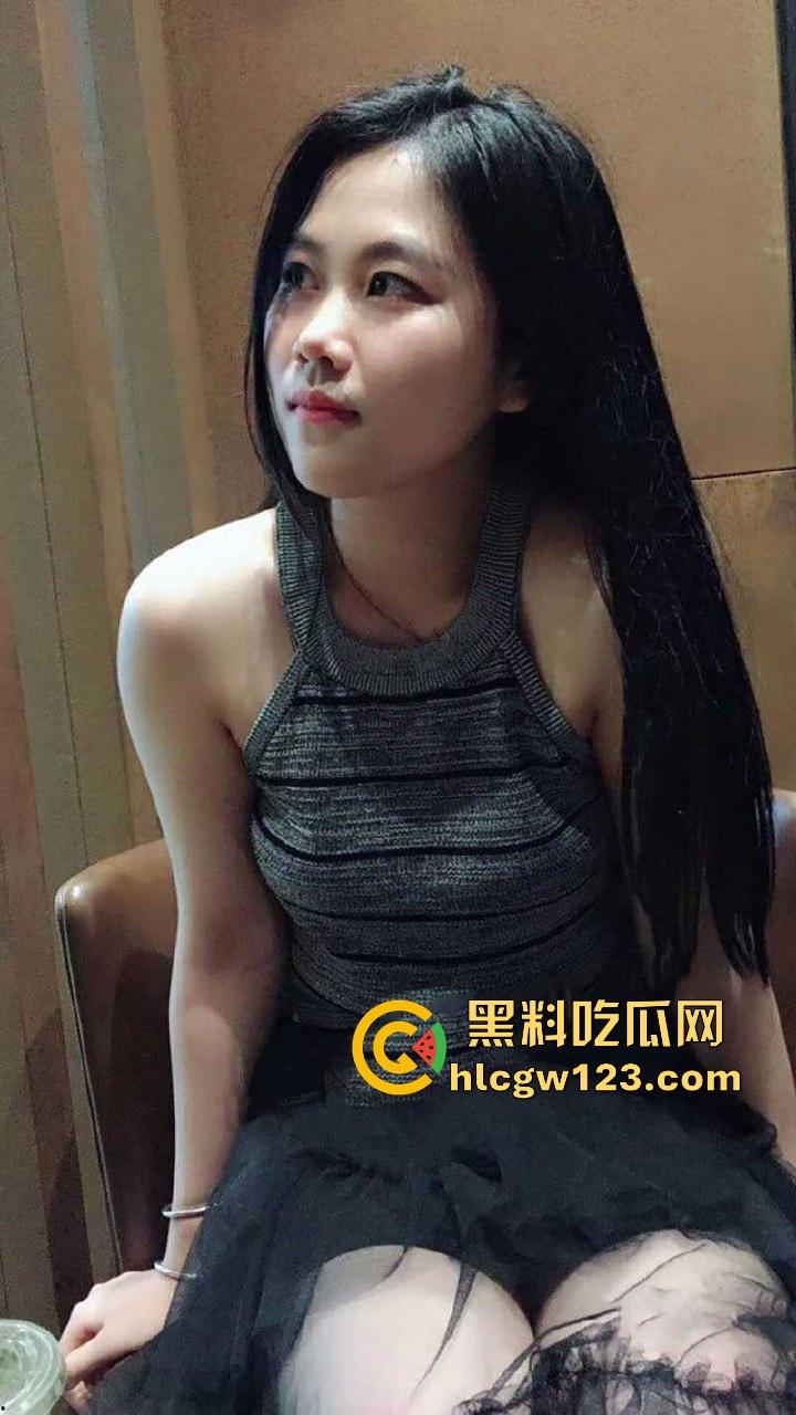 00后极品反差婊性爱视频曝光 清纯外表下是条淫荡母狗 渣男前任分手后泄密大尺度露脸视频!-2