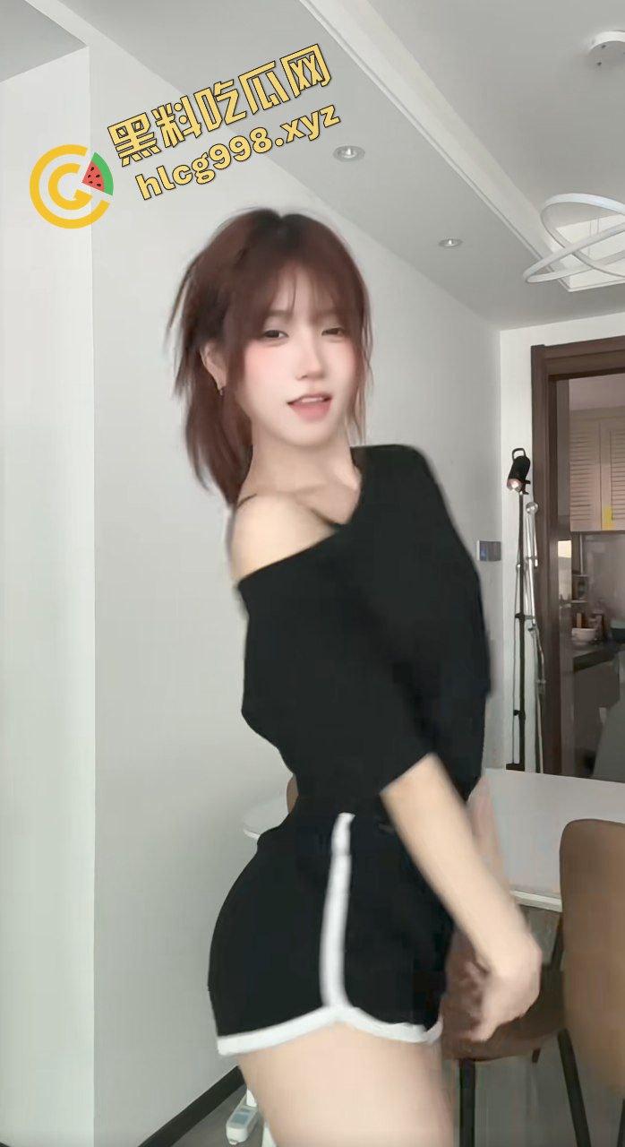 抖音擦边骚舞舞蹈网红『小小文静』细腰蜜桃臀超级诱人 被榜一大哥约出来猛怼！独家曝出！-4