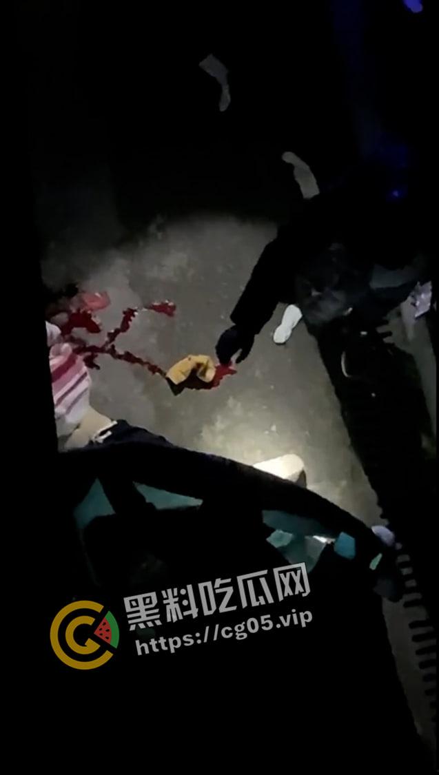 重庆三峡职业学院  女生坠亡事件 死亡理由众说不一 头摔裂开眼睛还睁着 死不瞑目 现场画面曝光-9