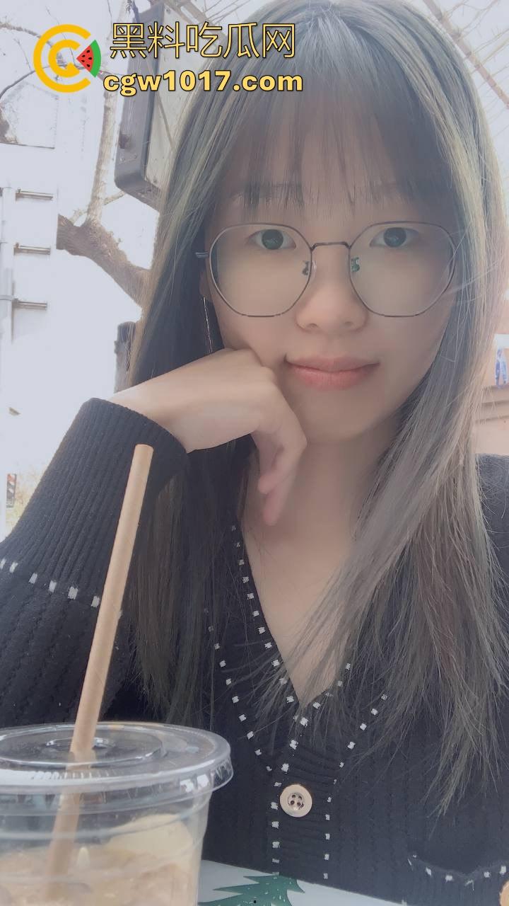 澳洲墨尔本大学清纯邻家【徐秀曼】极其淫荡反差，被学弟无套深插肥美肉鲍 ，学霸美女做爱非常淫骚！-1