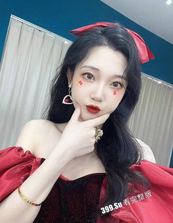 抖音 豆豆豆豆豆宝儿 微博 爱依豆宝 聚餐被灌醉带走 偷拍图流出 目前疯狂改抖音号中-1