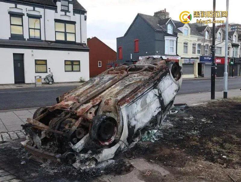 零元购来了！英国近10年最大暴乱!多个城市当街打砸抢烧-14