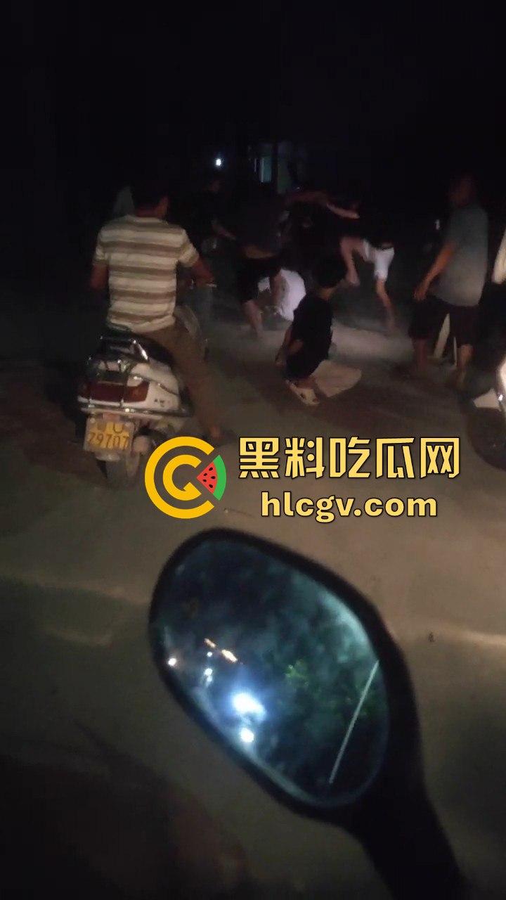 饶平霞东公园精神小伙偷车被当场抓获，装逼不成反成笑话！-7