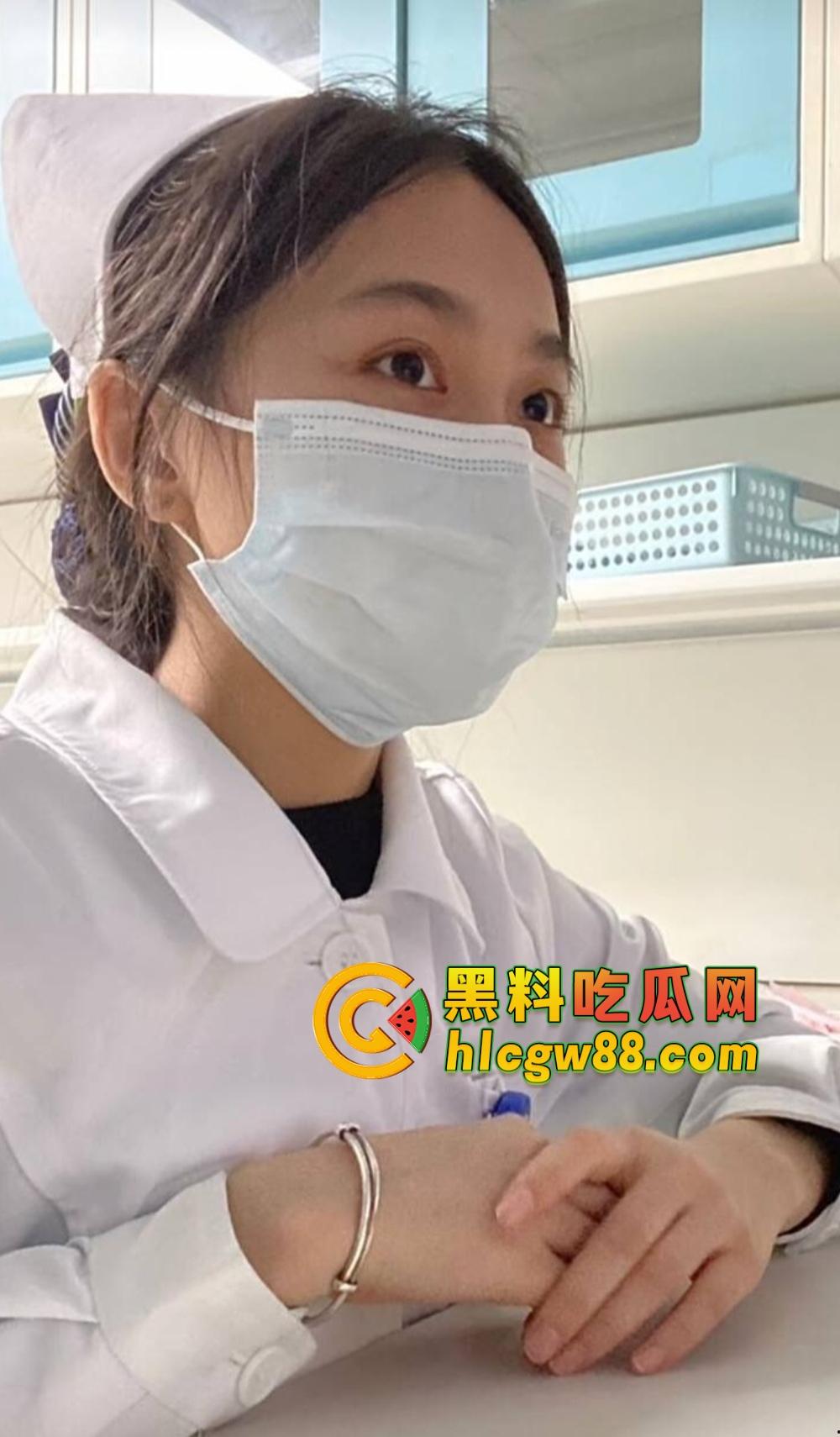 深圳卫校高颜值护士『蓝珊珊』兼职外围流出，美乳大屁股成炮架子，被金主后入爽成小马达！-18