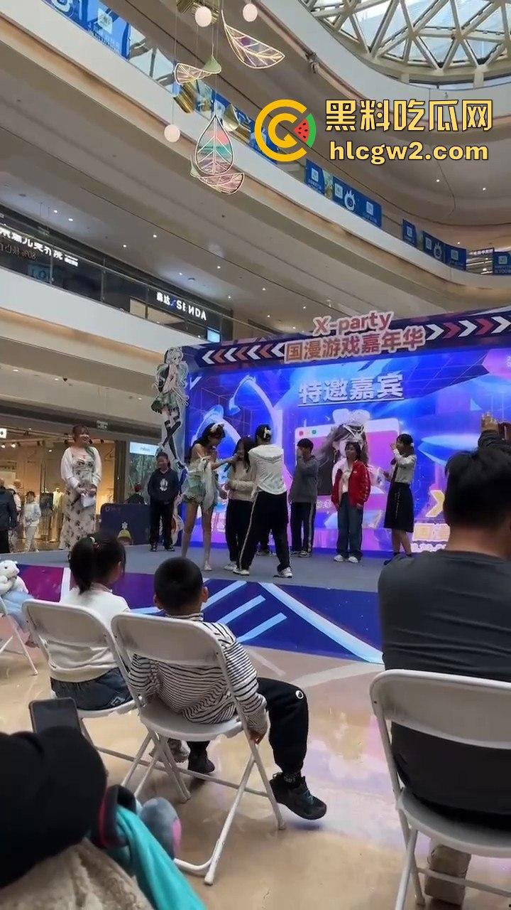 杭州某商场为了流量不择手段！烧鸡表演毒害下一代，家长怒斥要严惩！-6