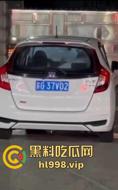 瓜友爆料现场抓包车震！用力猛干，绝对不是夫妻，吓得我站起来猛蹬！-4