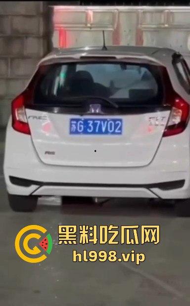 瓜友爆料现场抓包车震！用力猛干，绝对不是夫妻，吓得我站起来猛蹬！-6